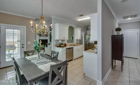 Dining - 430 Stoneybrook Dr, Brandon, MS 39042 photo 3 of 3