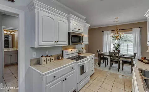 Kitchen - 430 Stoneybrook Dr, Brandon, MS 39042 photo 1 of 7