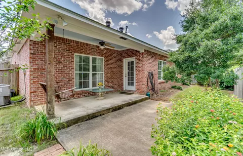 Exterior - 430 Stoneybrook Dr, Brandon, MS 39042 photo 5 of 8