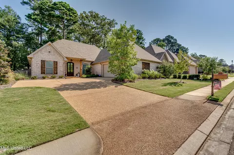 262 Hidden Hills Pkwy, Brandon, MS 39047
