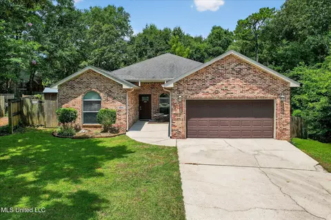 9920 Honalo Pl, Diamondhead, MS 39525