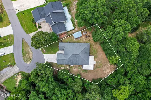 View/Area - 9920 Honalo Pl, Diamondhead, MS 39525 photo 4 of 8