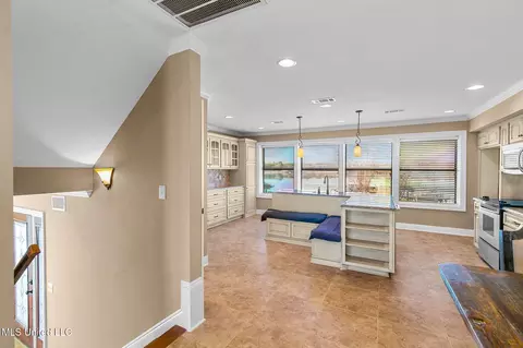 Entry Way - 80 Breakers Ln, Ridgeland, MS 39157 photo 4 of 9
