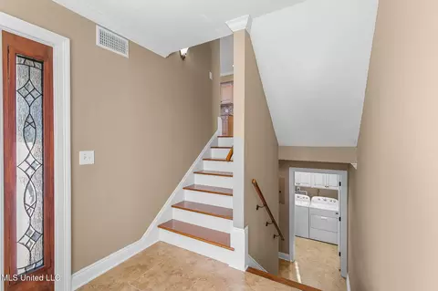 Entry Way - 80 Breakers Ln, Ridgeland, MS 39157 photo 2 of 9