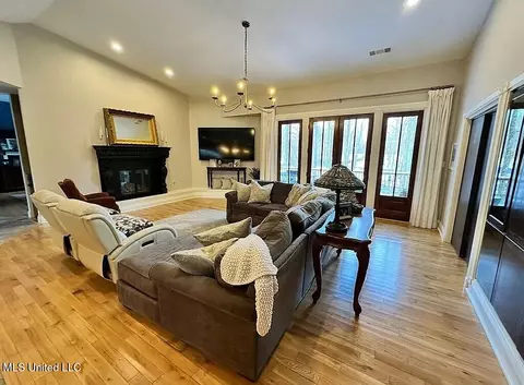 Living - 1202 White Oak Dr, Hernando, MS 38632 photo 2 of 2