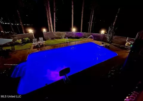 Exterior - 1202 White Oak Dr, Hernando, MS 38632 photo 6 of 9