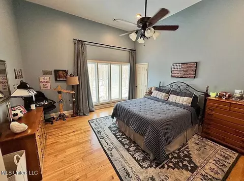 Bedroom - 1202 White Oak Dr, Hernando, MS 38632 photo 3 of 5