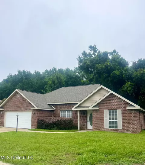 516 Hickory Dr, Long Beach, MS 39560