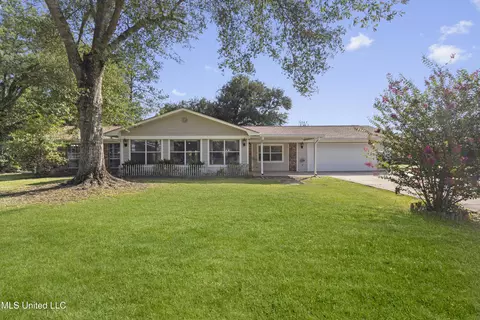 5900 Lochness Circle Cir, Ocean Springs, MS 39564