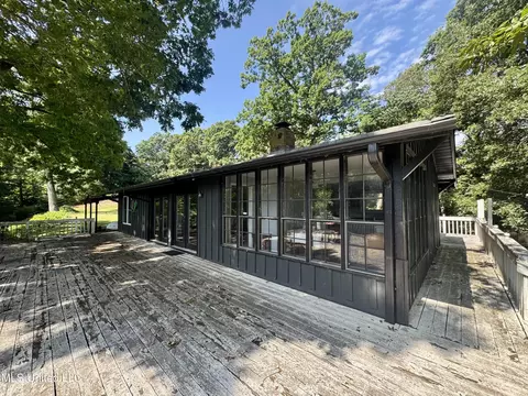 Exterior - 2570 Pine Dr, Hernando, MS 38632 photo 9 of 14