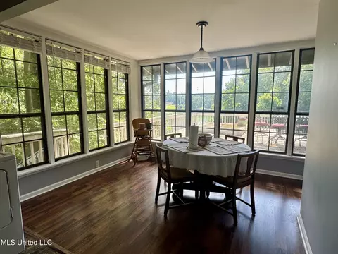 Dining - 2570 Pine Dr, Hernando, MS 38632 photo 1 of 2