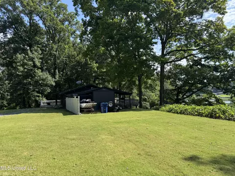 Exterior - 2570 Pine Dr, Hernando, MS 38632 photo 3 of 14