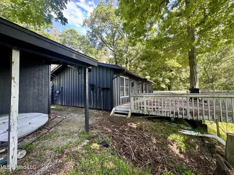 Exterior - 2570 Pine Dr, Hernando, MS 38632 photo 6 of 14