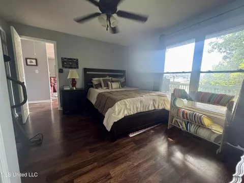 Bedroom - 2570 Pine Dr, Hernando, MS 38632 photo 4 of 4