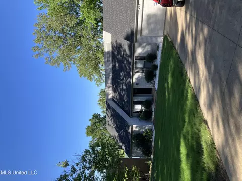 4850 Victoria Dr, Nesbit, MS 38651