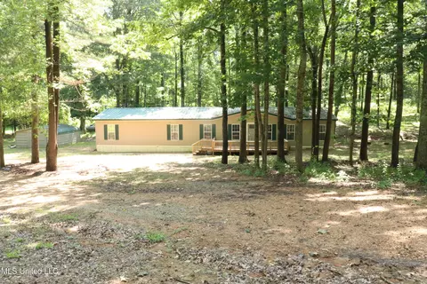 100 Green Rd, Coldwater, MS 38618