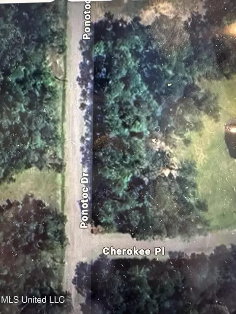 Cherokee Place, Kiln, MS 39556