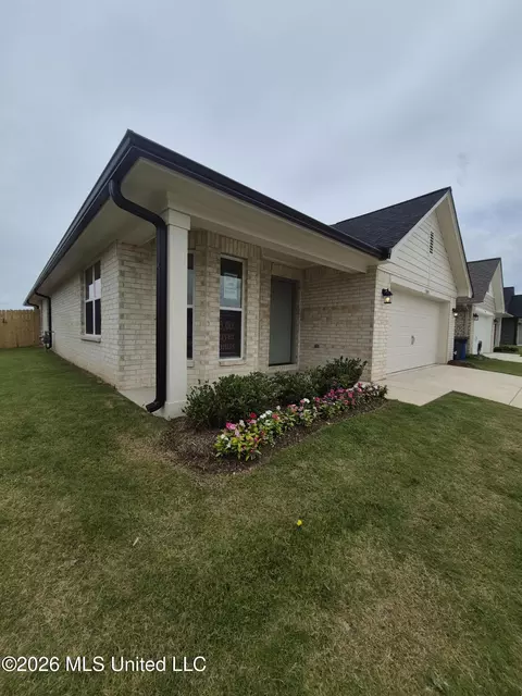 7899 Gardendale Dr, Olive Branch, MS 38654