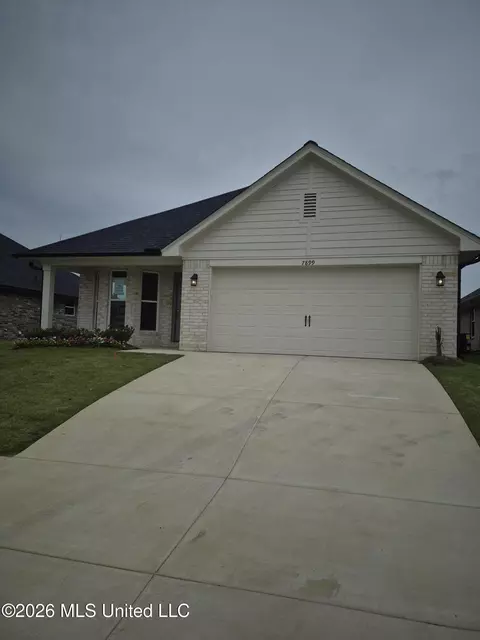 7899 Gardendale Dr, Olive Branch, MS 38654