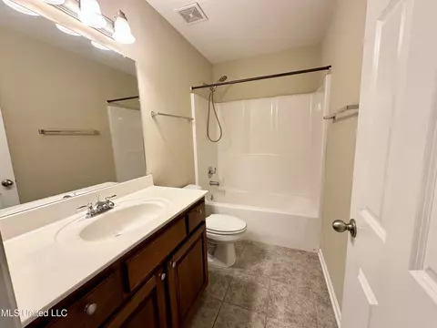 211 Fairway Trace Dr, Hernando, MS 38632 photo 12