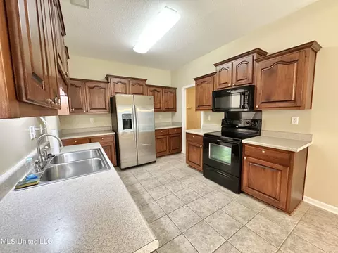 211 Fairway Trace Dr, Hernando, MS 38632 photo 17