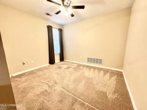 211 Fairway Trace Dr, Hernando, MS 38632 photo 9