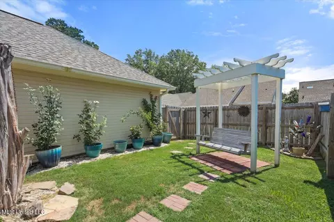Exterior - 1028 Bridgeport Dr, Madison, MS 39110 photo 3 of 4