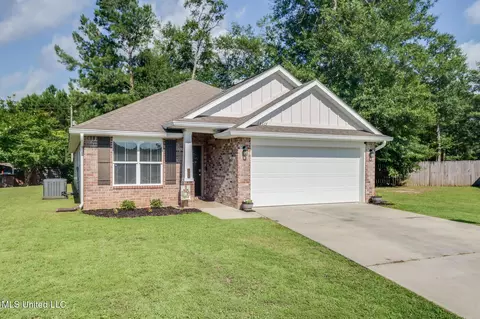 14001 Fox Hill Dr, Gulfport, MS 39503