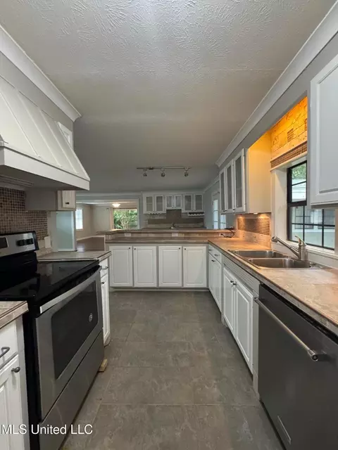 1415 Winchester St, Jackson, MS 39211 photo 23