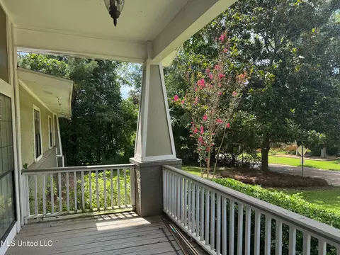 1415 Winchester St, Jackson, MS 39211 photo 4