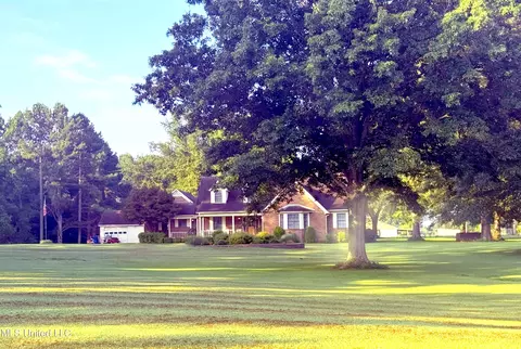 11595 Green Pine Dr, Olive Branch, MS 38654