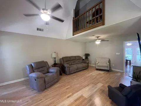 Living - 1680 Cedar Bend Rd, Hernando, MS 38632 photo 2 of 2