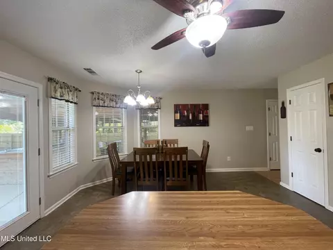 Dining - 1680 Cedar Bend Rd, Hernando, MS 38632 photo 1 of 2