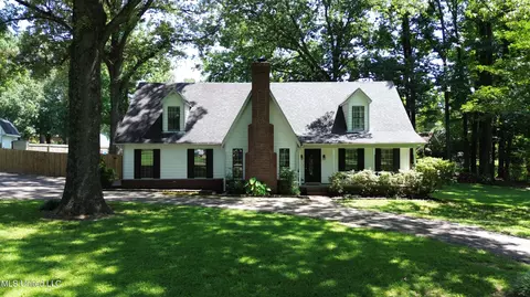 1680 Cedar Bend Rd, Hernando, MS 38632