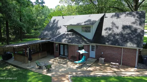 Exterior - 1680 Cedar Bend Rd, Hernando, MS 38632 photo 10 of 12