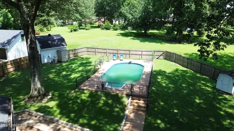 Exterior - 1680 Cedar Bend Rd, Hernando, MS 38632 photo 7 of 12