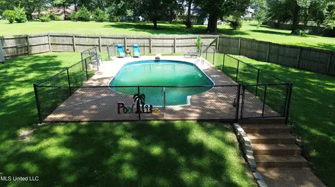 Exterior - 1680 Cedar Bend Rd, Hernando, MS 38632 photo 8 of 12