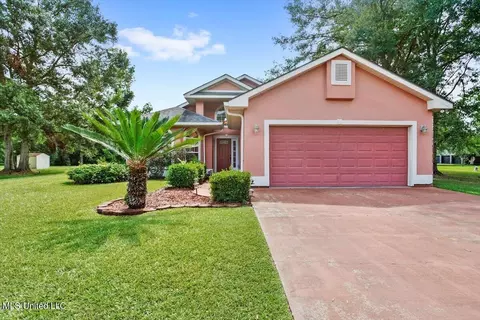 38 Ravenwood Dr, Picayune, MS 39466
