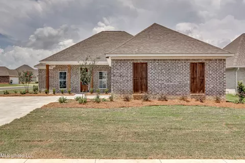 400 Butternut Dr, Canton, MS 39046