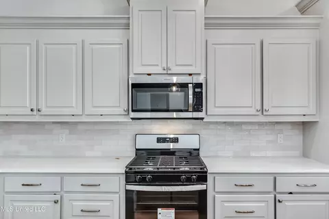Kitchen - 400 Butternut Dr, Canton, MS 39046 photo 5 of 6