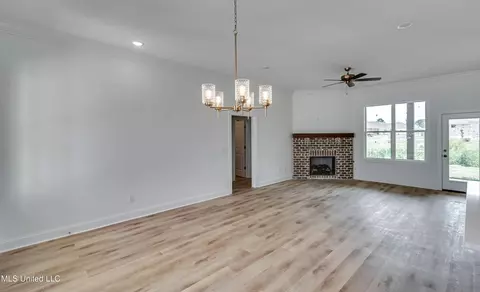Living - 400 Butternut Dr, Canton, MS 39046 photo 3 of 4