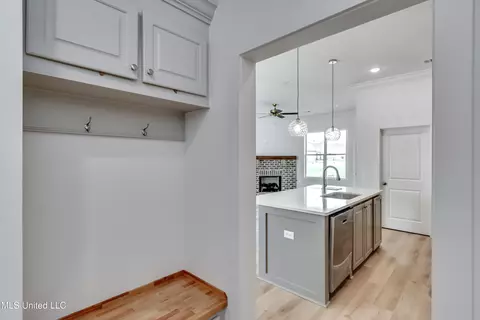 Entry Way - 400 Butternut Dr, Canton, MS 39046 photo 1 of 3