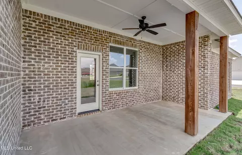 Exterior - 400 Butternut Dr, Canton, MS 39046 photo 5 of 8