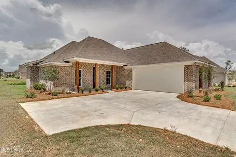 Exterior - 400 Butternut Dr, Canton, MS 39046 photo 2 of 8