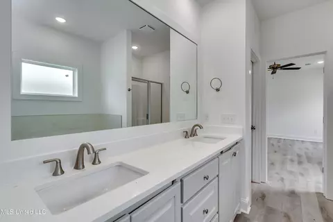 Bath - 400 Butternut Dr, Canton, MS 39046 photo 4 of 6