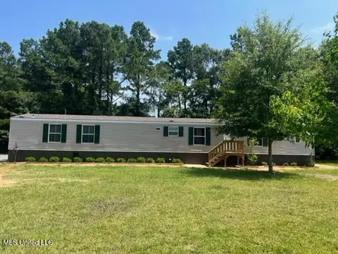 9024 Sap Root Rd, Pass Christian, MS 39571