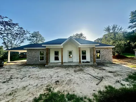 22031 Jones Lane Ln, Moss Point, MS 39562