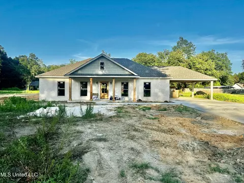 6215 Mccormack Rd, Moss Point, MS 39562