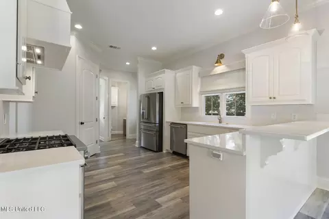 Kitchen - 100 Laird Ave, Madison, MS 39110 photo 1 of 2
