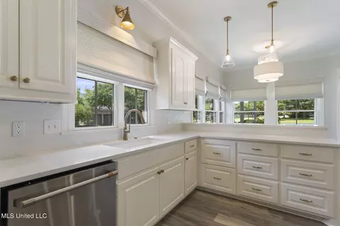 Kitchen - 100 Laird Ave, Madison, MS 39110 photo 2 of 2